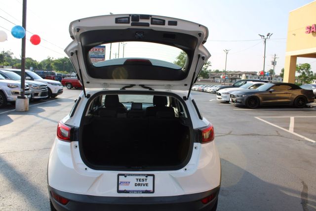 Vehicle image 24 of 32