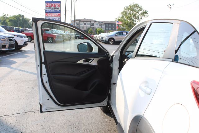 Vehicle image 8 of 32