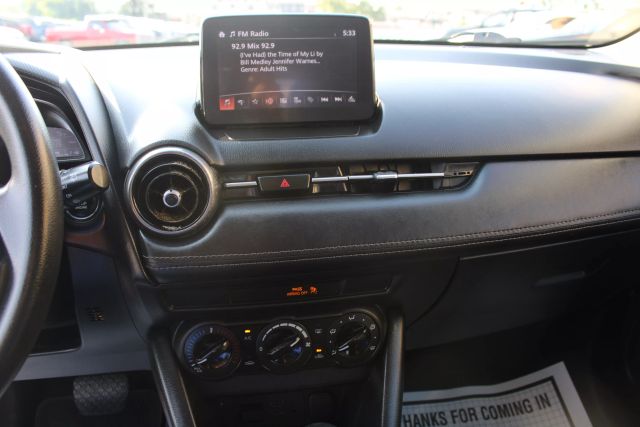 Vehicle image 10 of 32