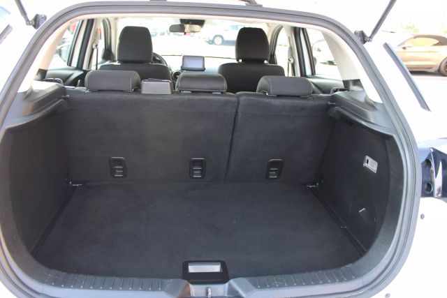 Vehicle image 25 of 32