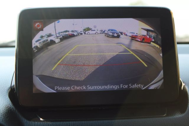 Vehicle image 14 of 32
