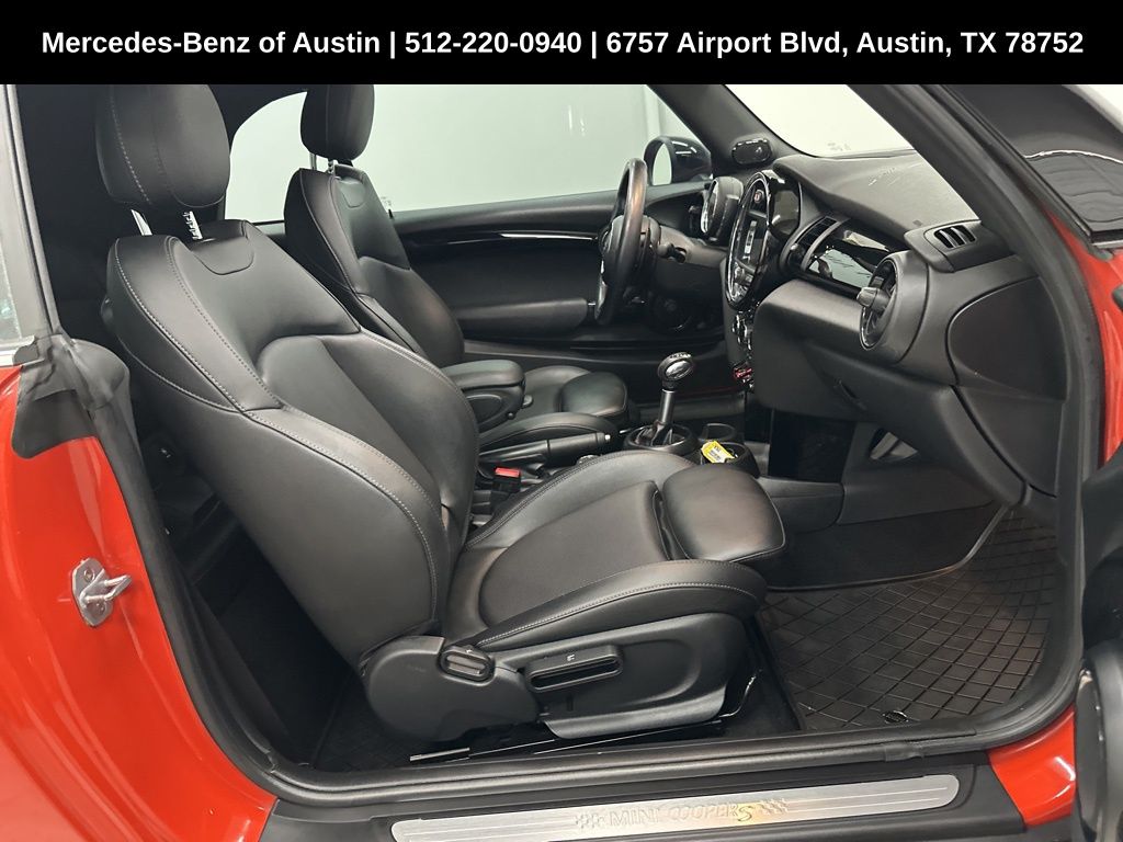 Vehicle image 15 of 27