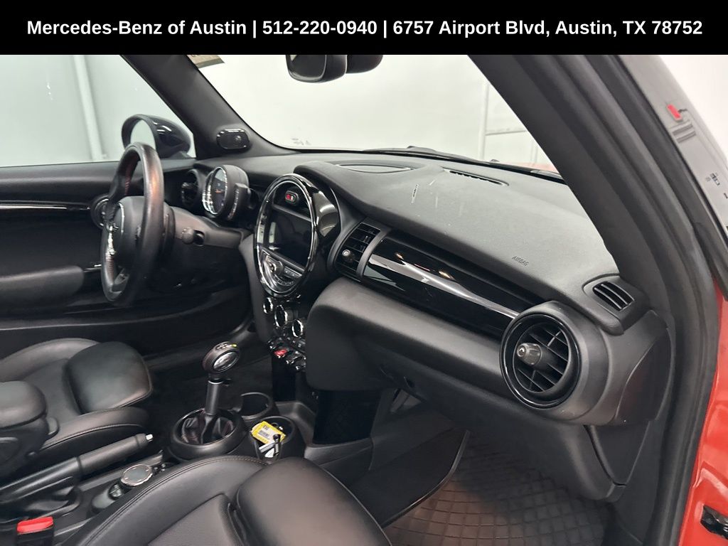 Vehicle image 24 of 27