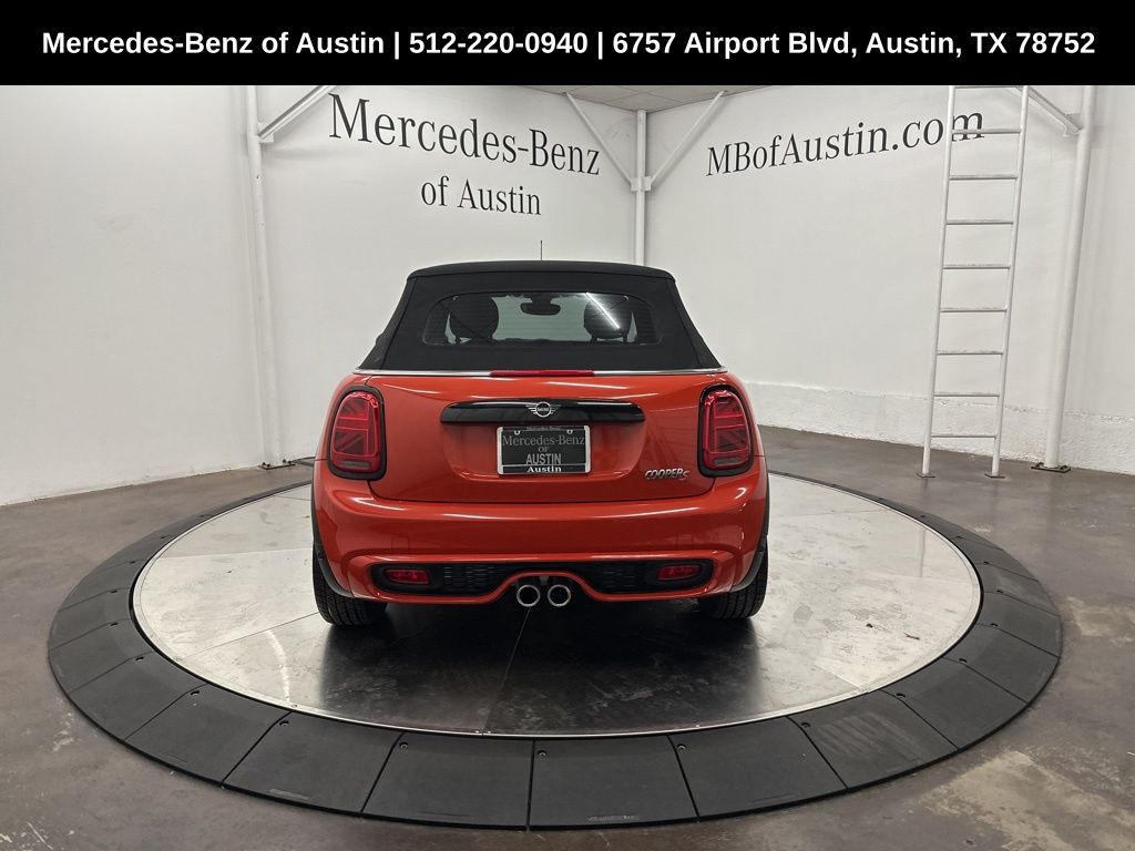 Vehicle image 8 of 27