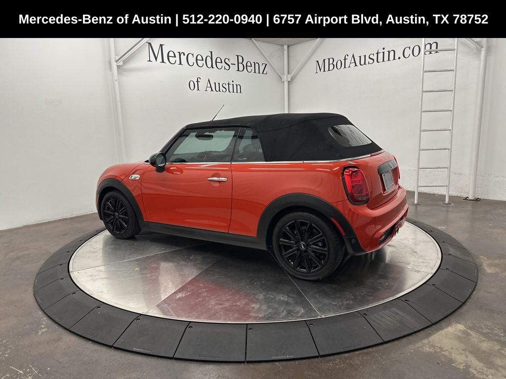 Vehicle image 9 of 27