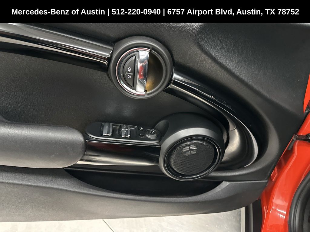 Vehicle image 19 of 27