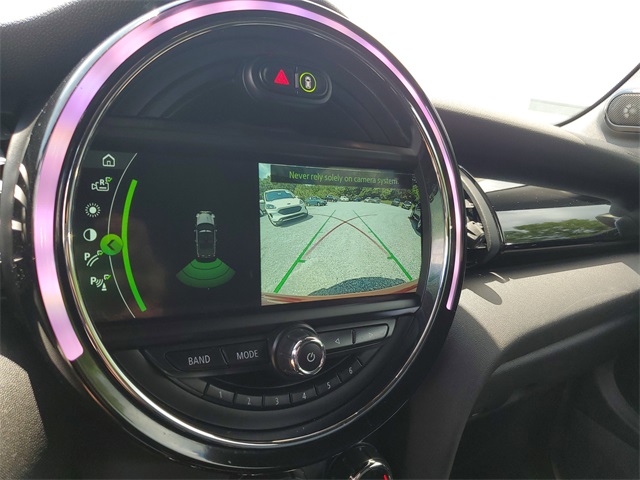 Vehicle image 16 of 26