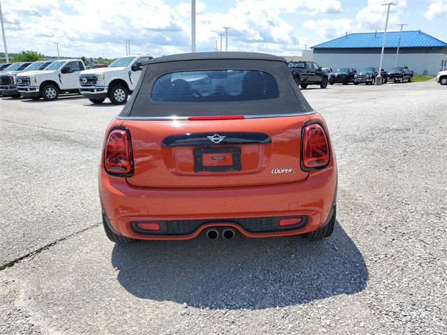 Vehicle image 5 of 26