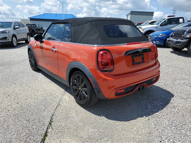 Vehicle image 6 of 26