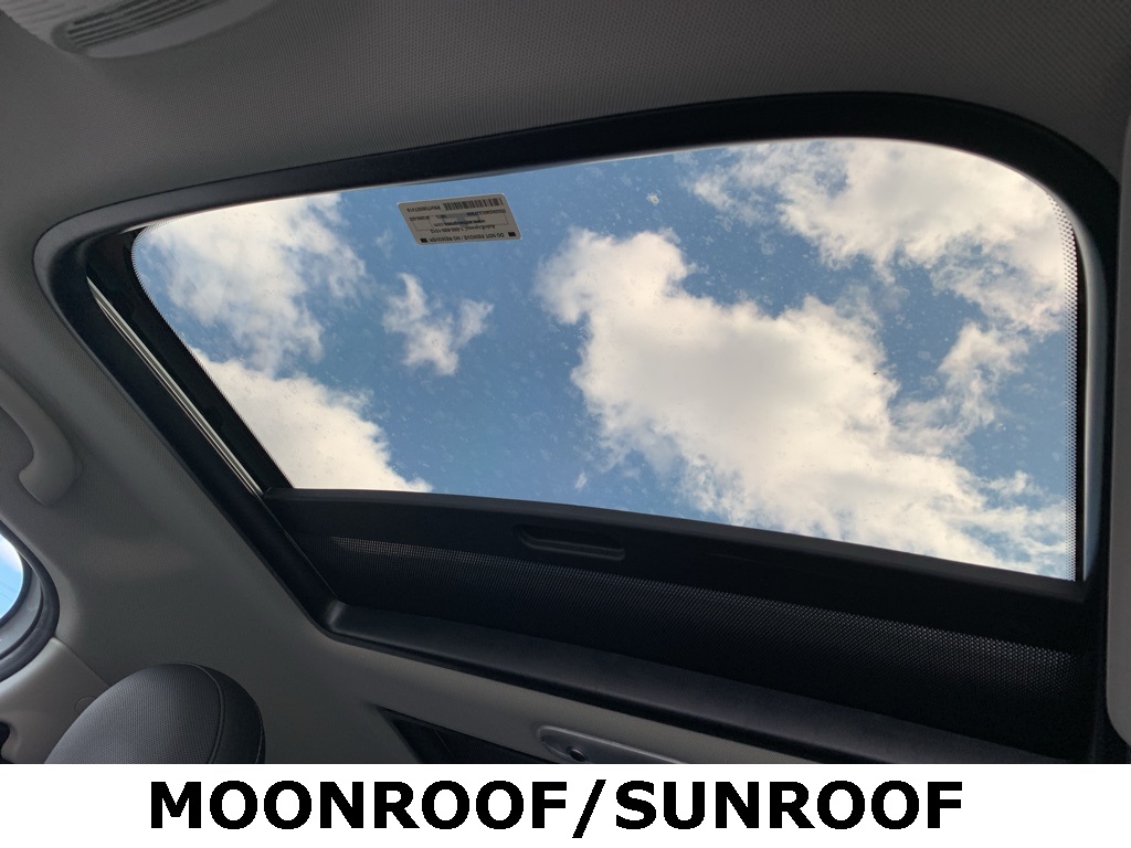 Vehicle image 8 of 29