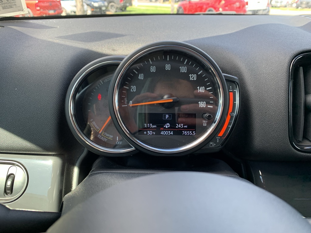 Vehicle image 10 of 29