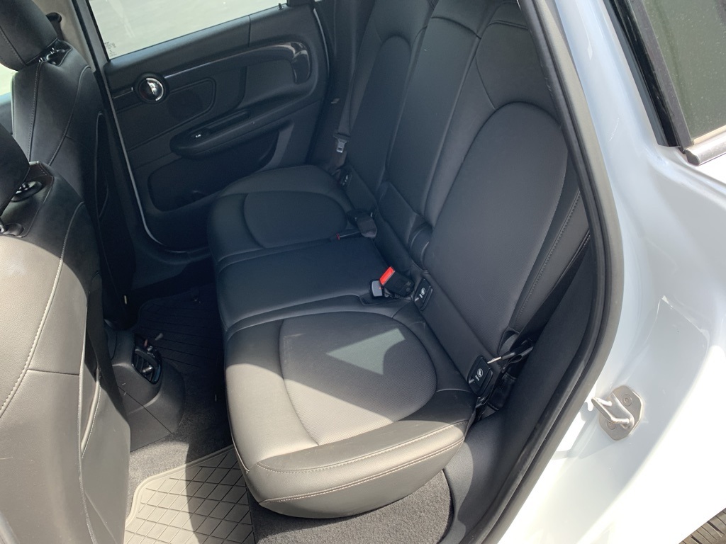 Vehicle image 20 of 29