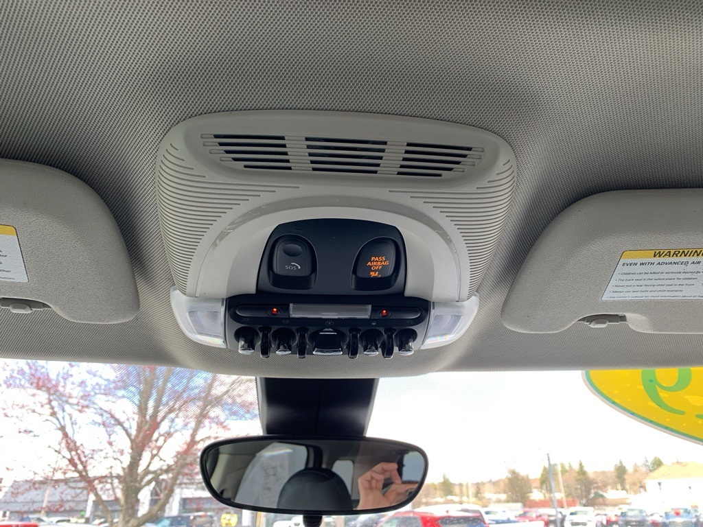 Vehicle image 18 of 29