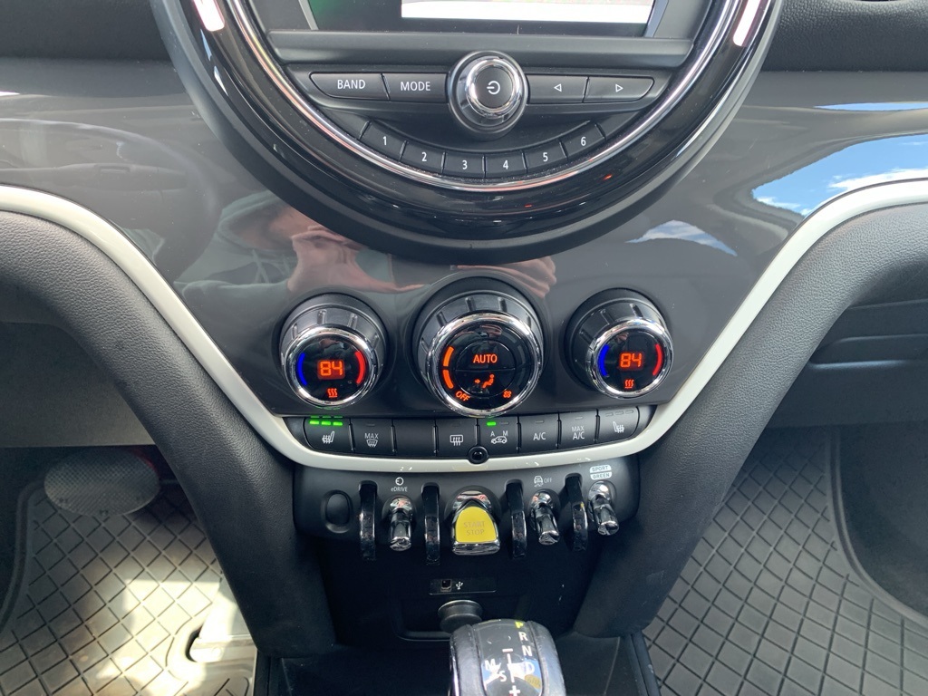 Vehicle image 16 of 29