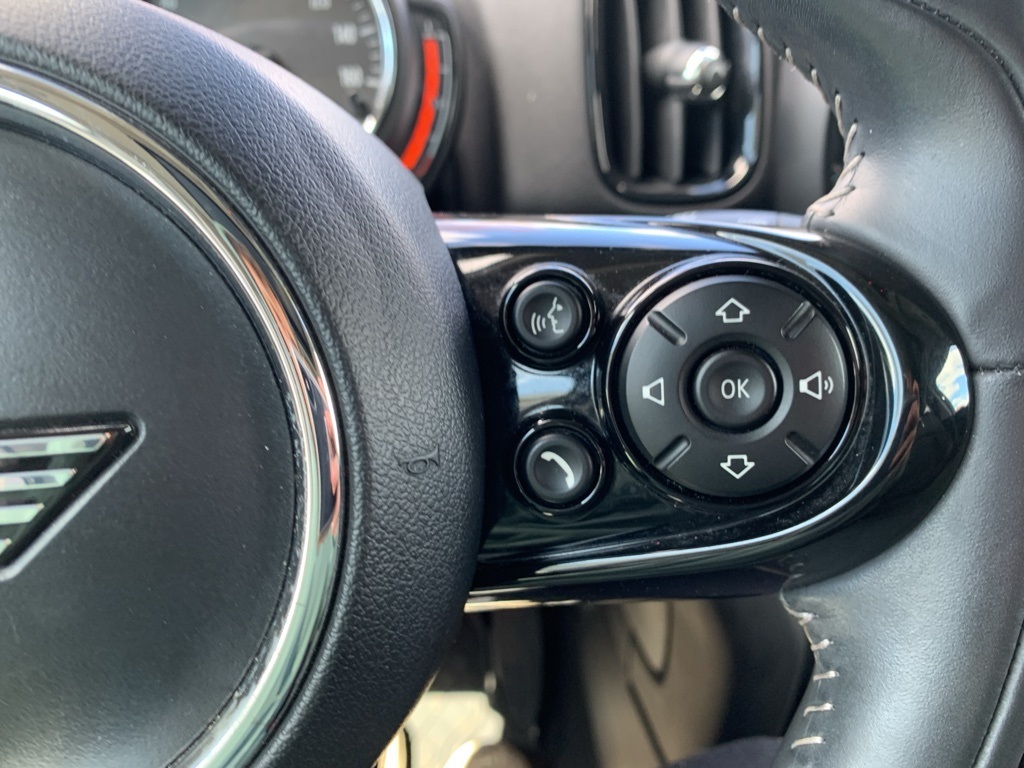 Vehicle image 13 of 29