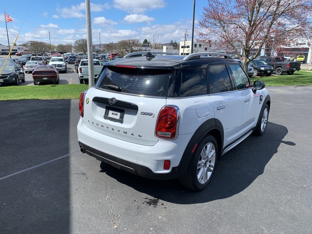 Vehicle image 4 of 29