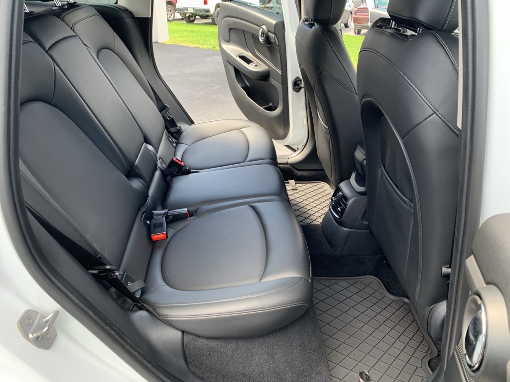 Vehicle image 24 of 29