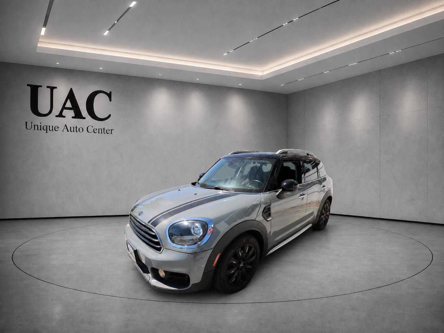 2019 MINI Cooper Countryman Base Image 1 of 14