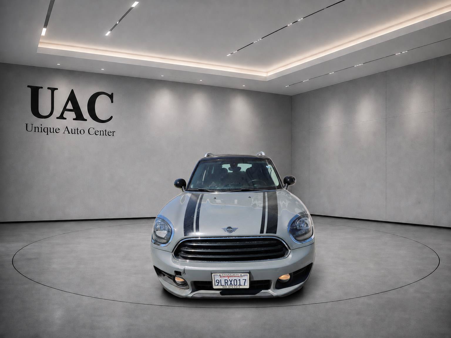 2019 MINI Cooper Countryman Base Image 2 of 14