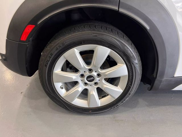 Vehicle image 10 of 36