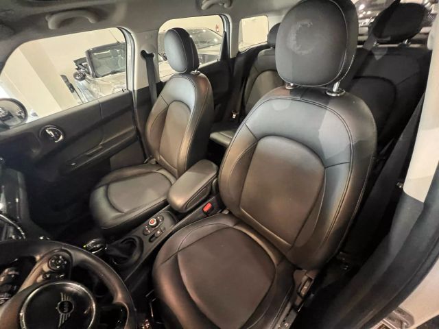 Vehicle image 14 of 36