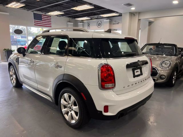 Vehicle image 7 of 36