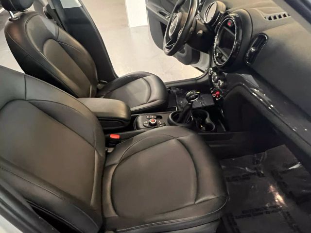 Vehicle image 29 of 36