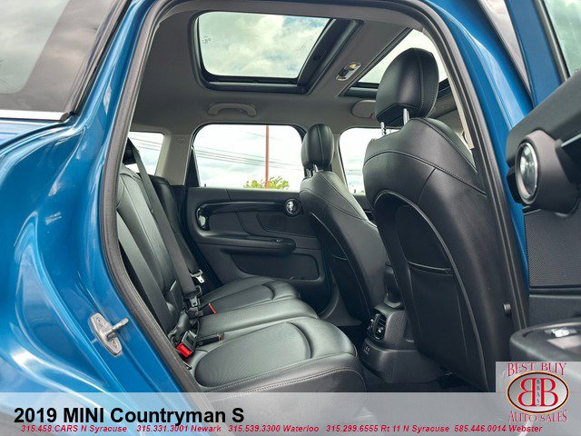 Vehicle image 9 of 18