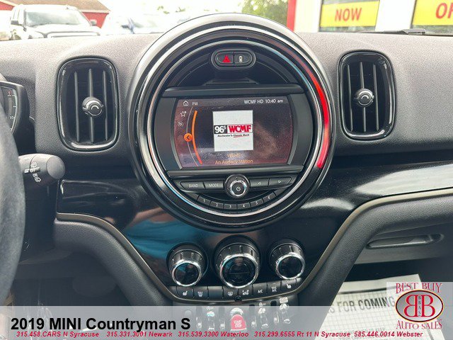 Vehicle image 17 of 18