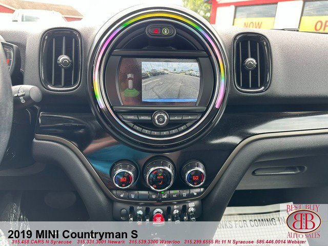 Vehicle image 13 of 18