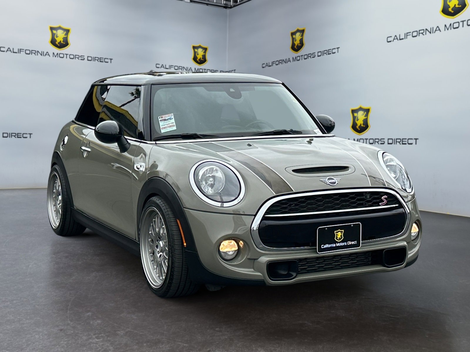 Vehicle image 3 of 24