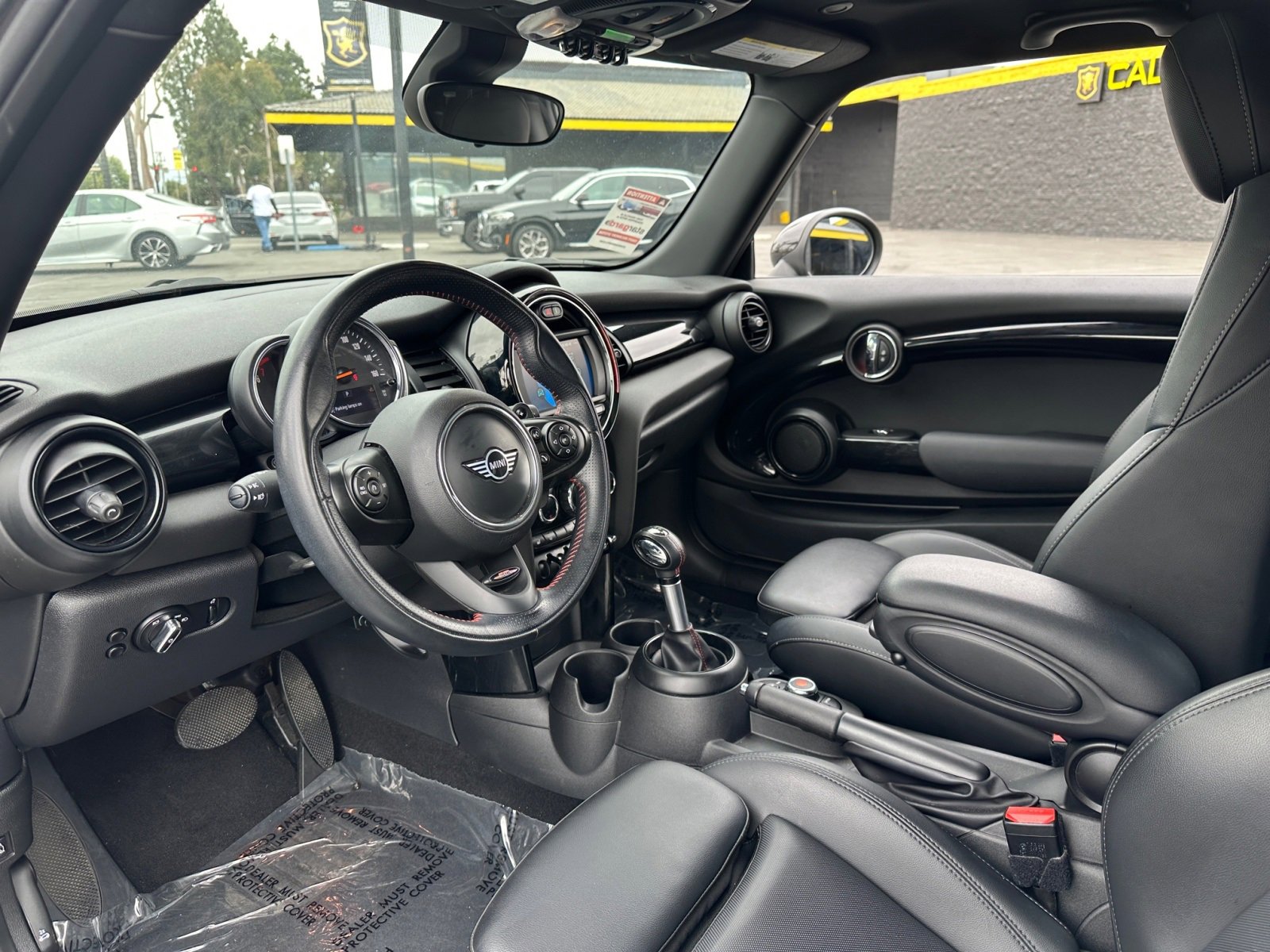 Vehicle image 19 of 24