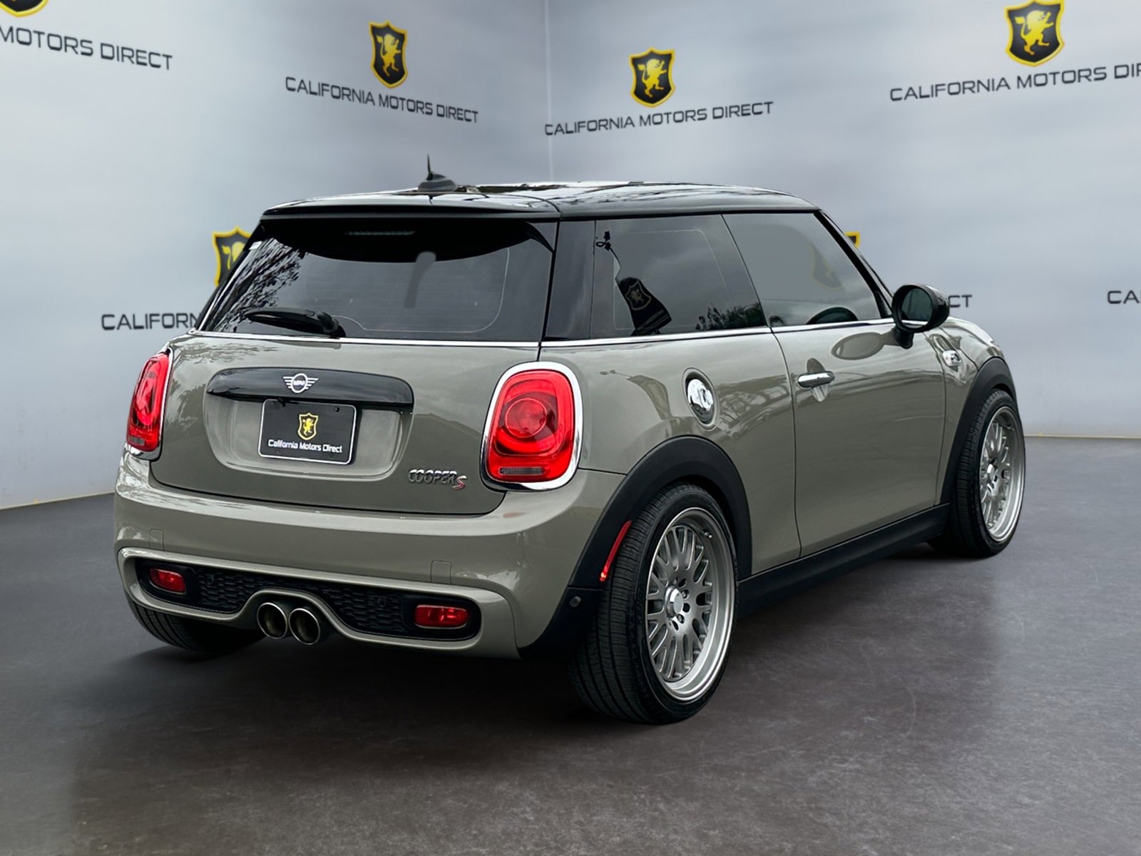 Vehicle image 5 of 24