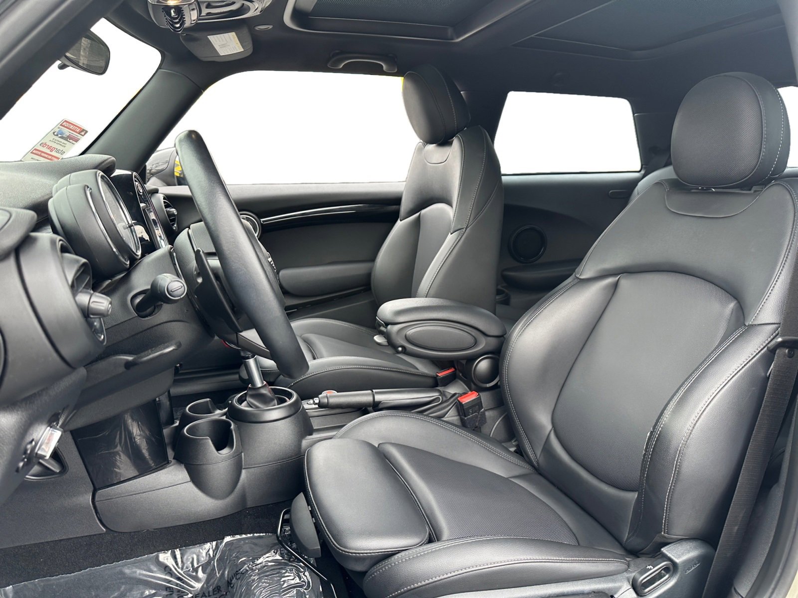 Vehicle image 14 of 24