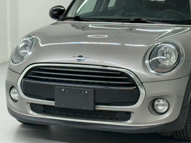 2019 MINI Cooper Hardtop Base Image 19 of 32