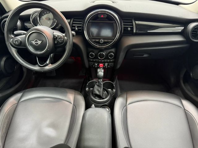 2019 MINI Cooper Hardtop Base Image 26 of 32