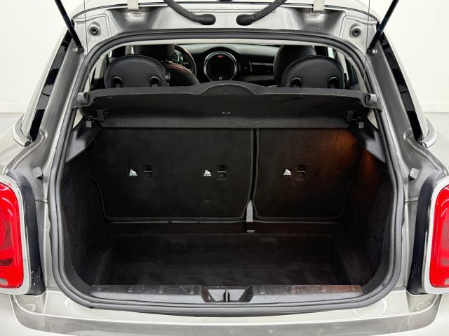 2019 MINI Cooper Hardtop Base Image 6 of 32