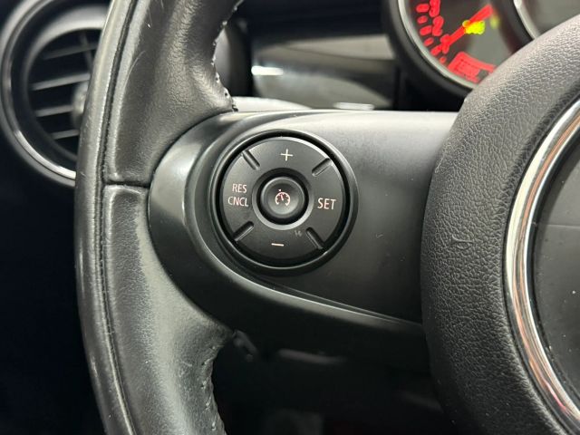 2019 MINI Cooper Hardtop Base Image 32 of 32