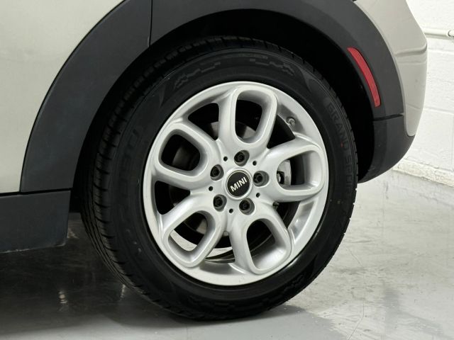 2019 MINI Cooper Hardtop Base Image 5 of 32