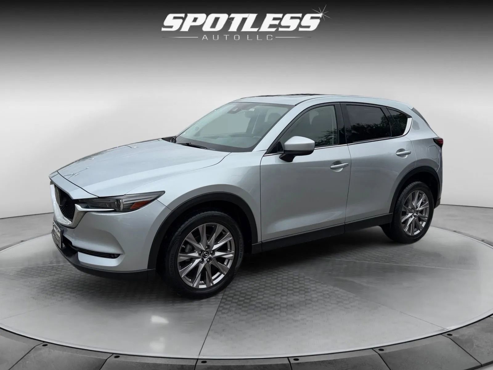 2019 Mazda CX-5 Grand Touring Image 2 of 26