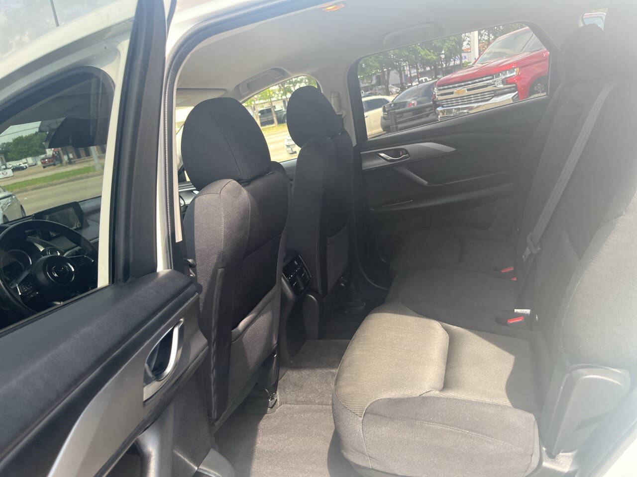 Vehicle image 13 of 18