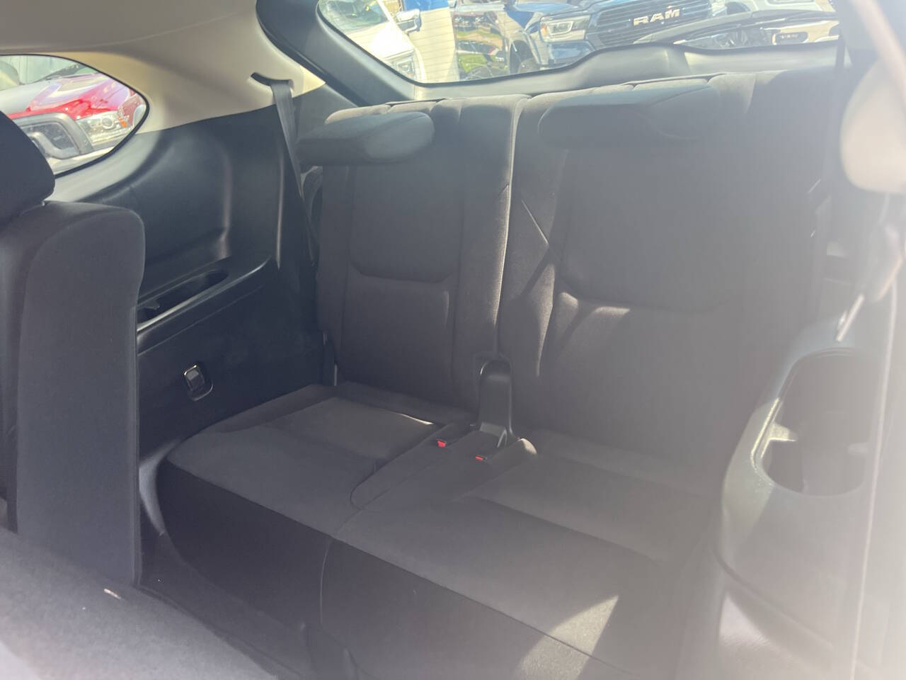 Vehicle image 14 of 18