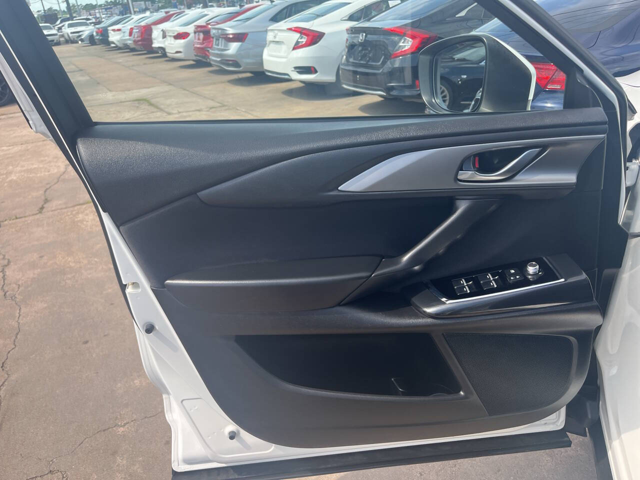 Vehicle image 5 of 18
