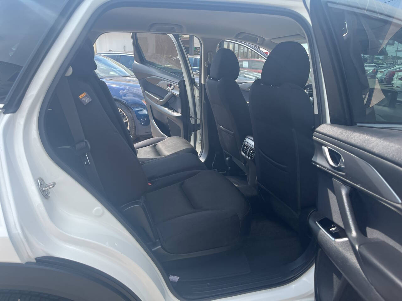 Vehicle image 16 of 18