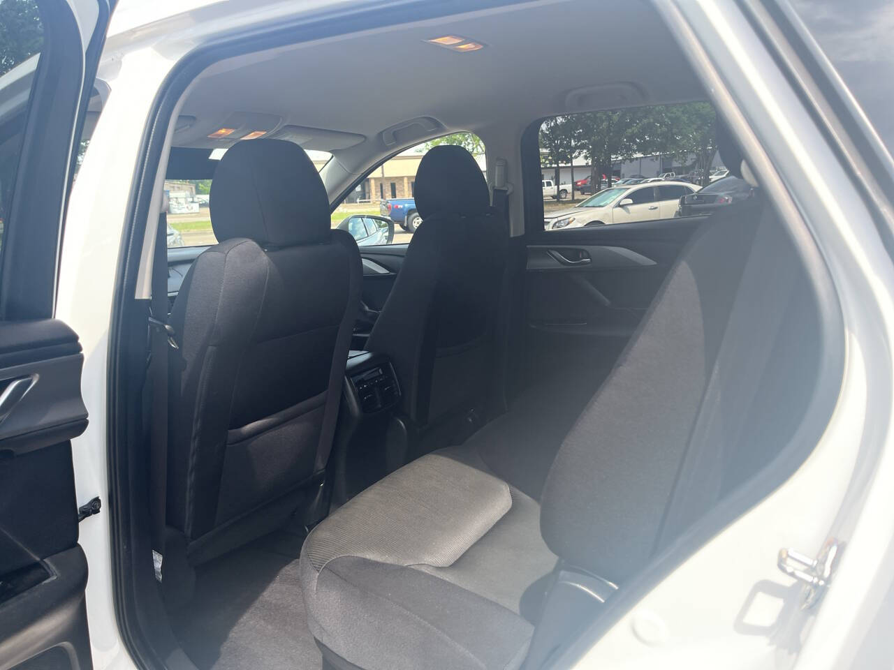 Vehicle image 12 of 18