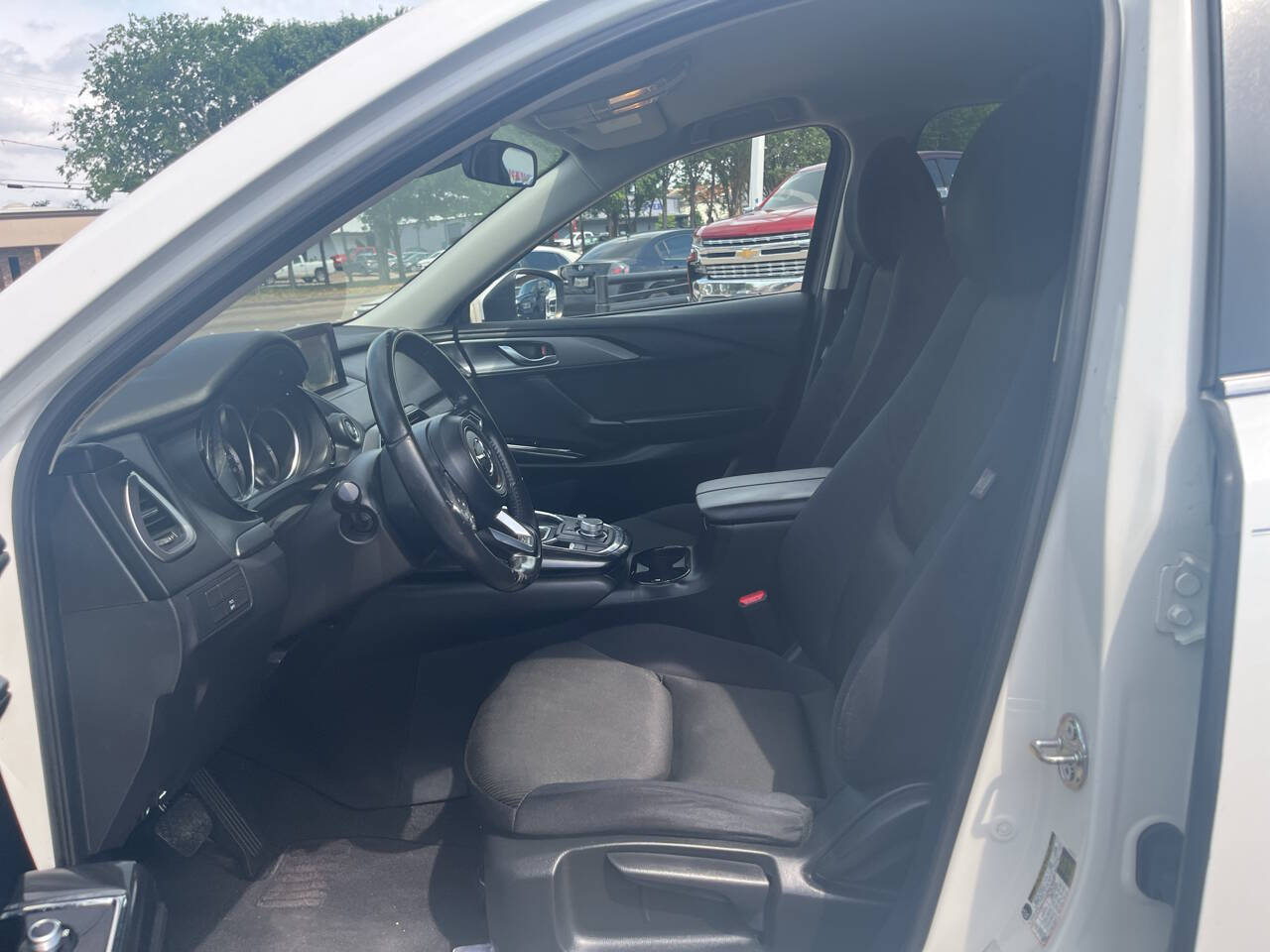 Vehicle image 6 of 18