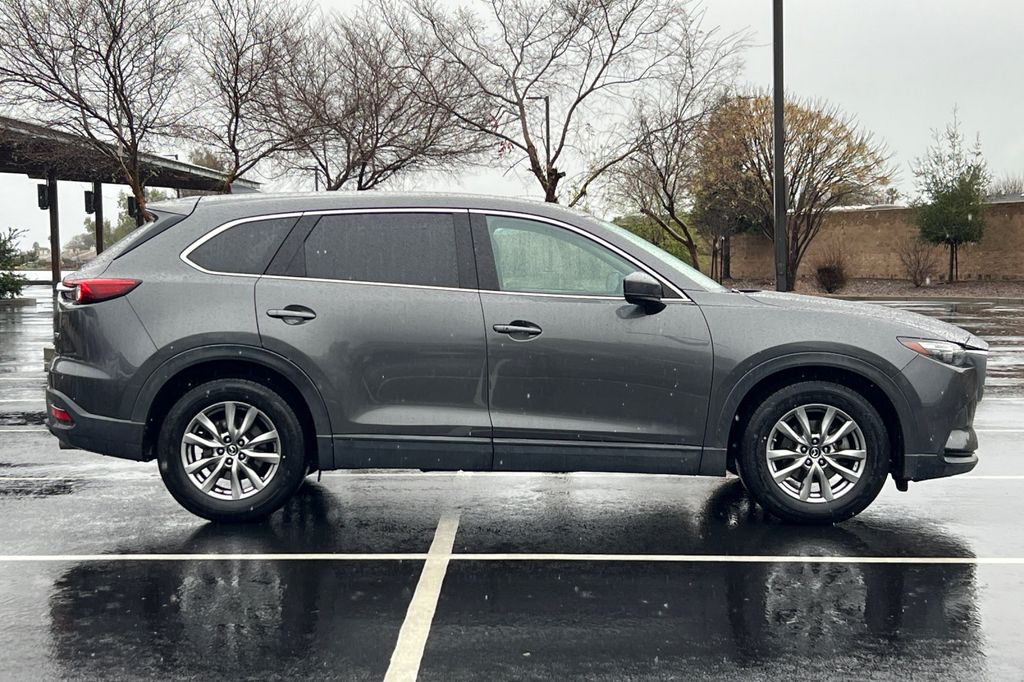 2019 Mazda CX-9 Touring Image 5 of 49