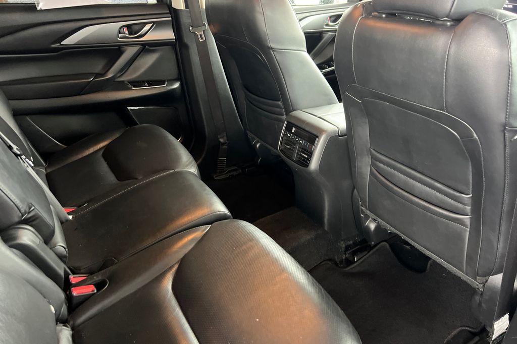 2019 Mazda CX-9 Touring Image 13 of 49