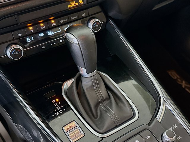 Vehicle image 20 of 34