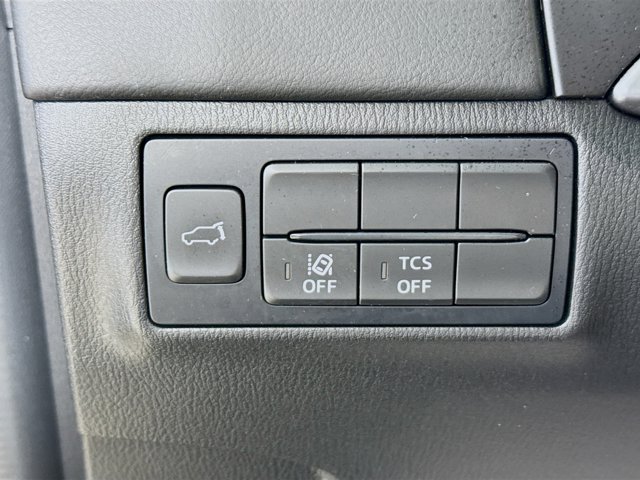 Vehicle image 11 of 34
